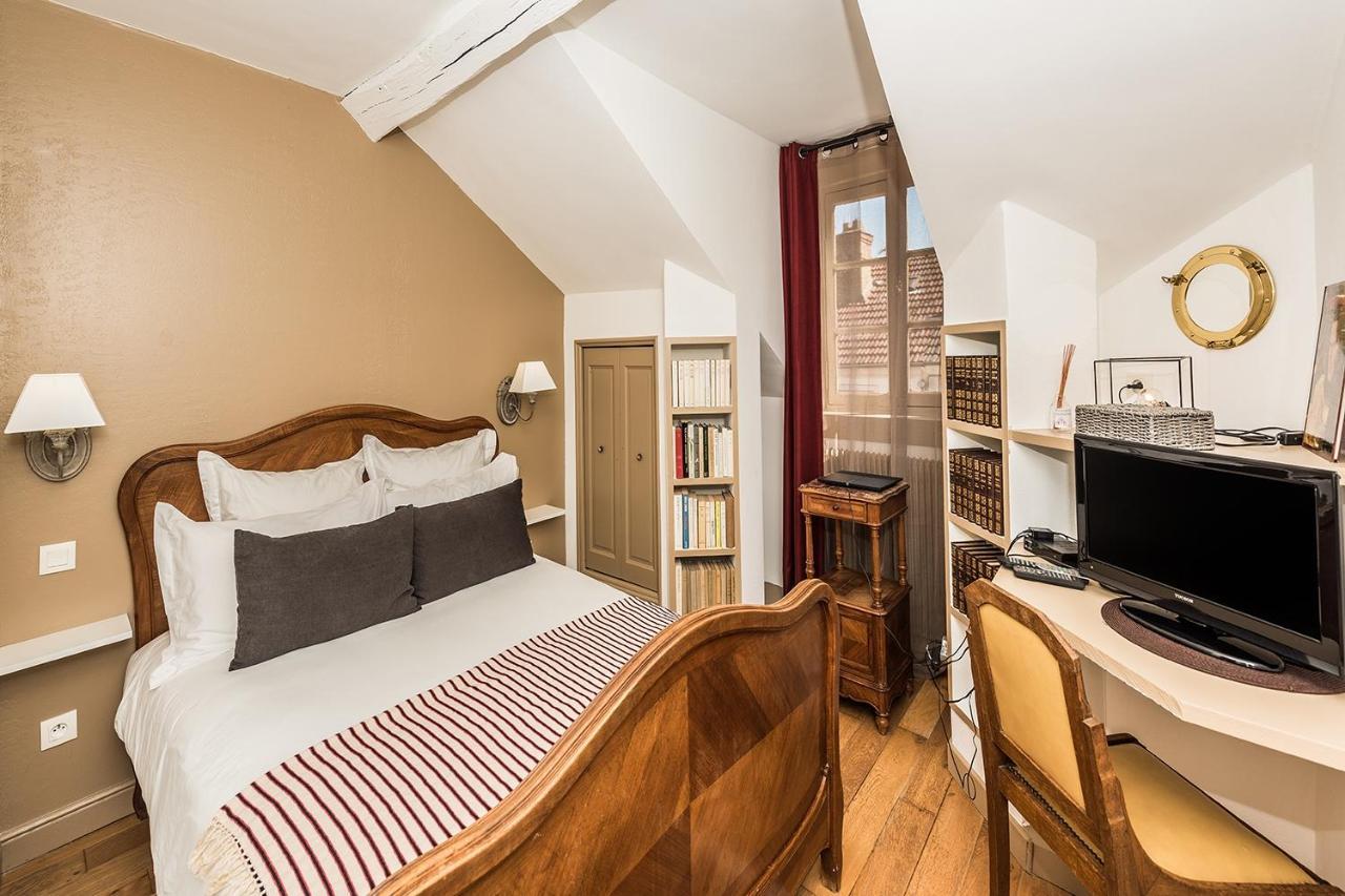 Chambres D'Hotes La Closerie Des Trois Marottes Melun Exterior photo