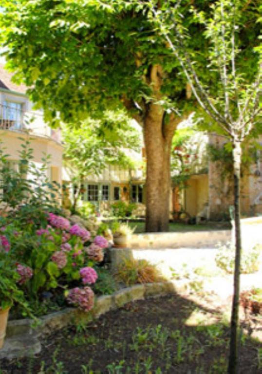Chambres D'Hotes La Closerie Des Trois Marottes Melun Exterior photo